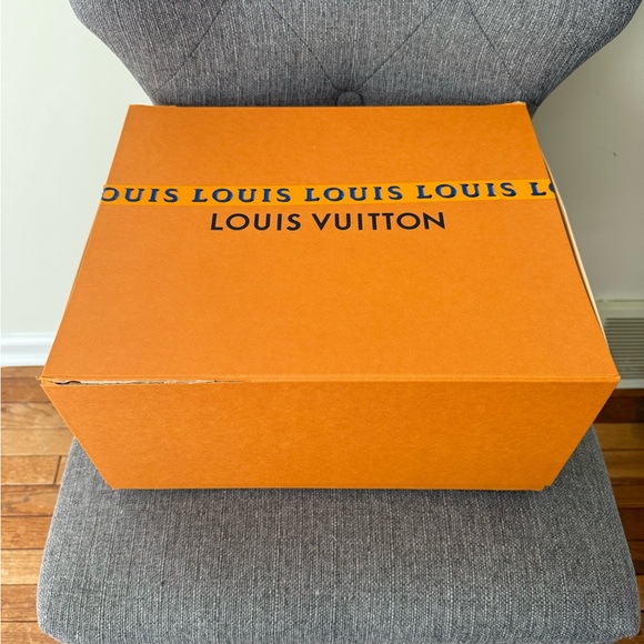 Brand New, Rare, Authentic Louis Vuitton By The Pool Speedy 25 Bandouliere - Picture 4 of 7